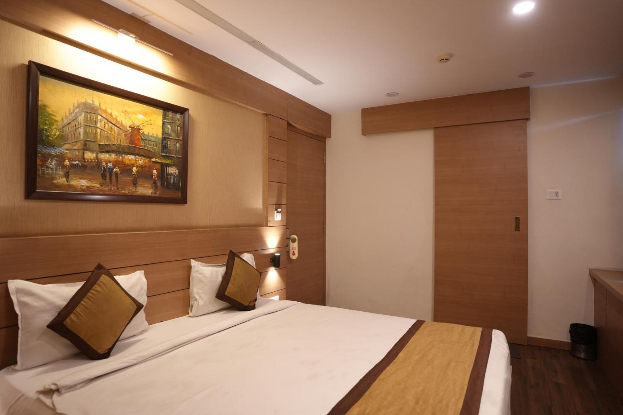 Hotel Silkhouse Premier Danapur Экстерьер фото