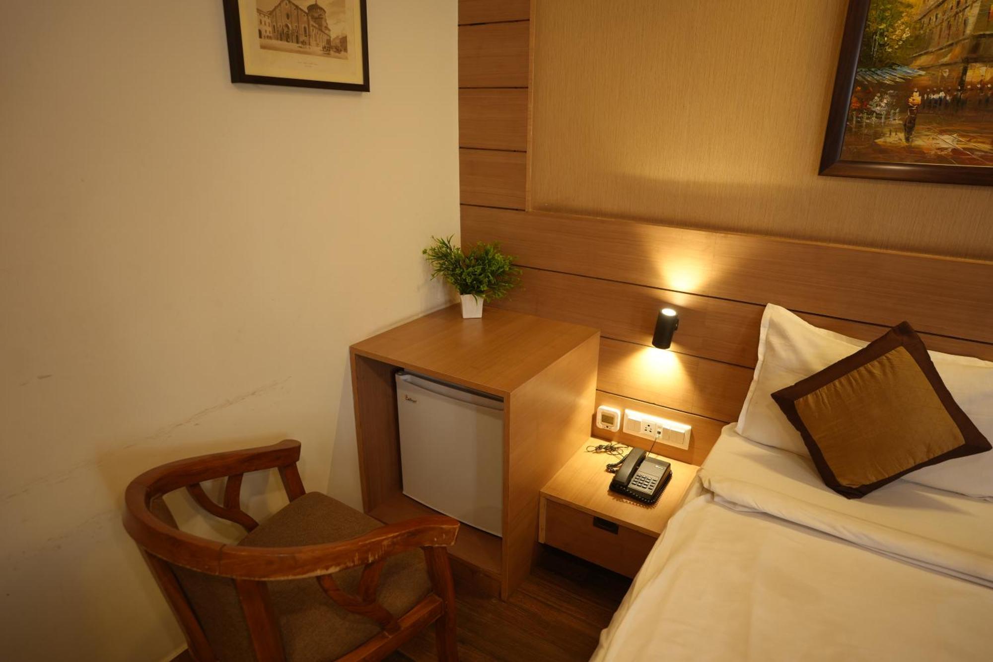 Hotel Silkhouse Premier Danapur Экстерьер фото