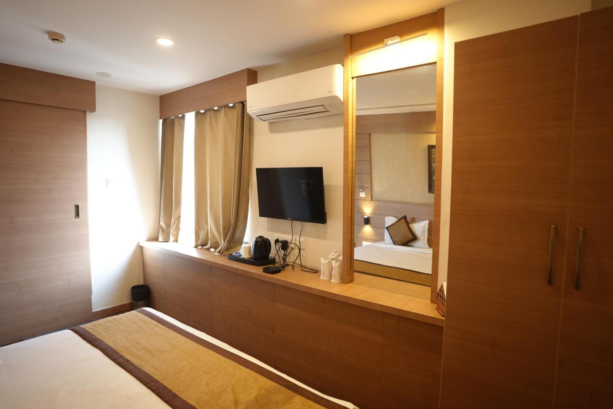 Hotel Silkhouse Premier Danapur Экстерьер фото
